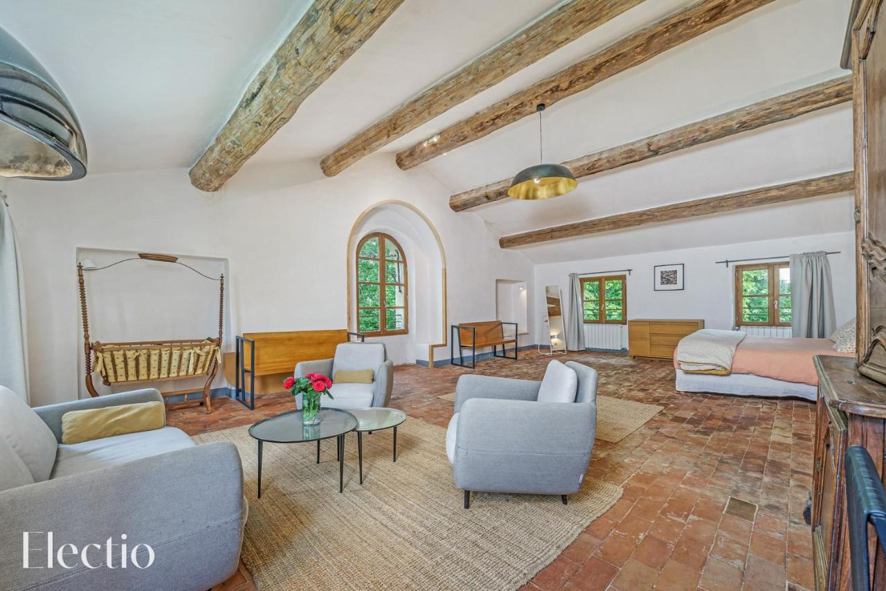 Parenthese En Luberon Hotell Rustrel Eksteriør bilde